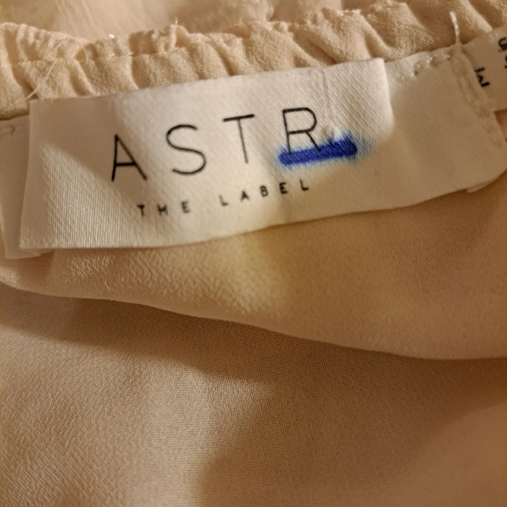 ASTR THE LABEL ZIVA LONG SLEEVE RUFFLED ROMANTIC TOP SIZE M - Picture 12 of 14